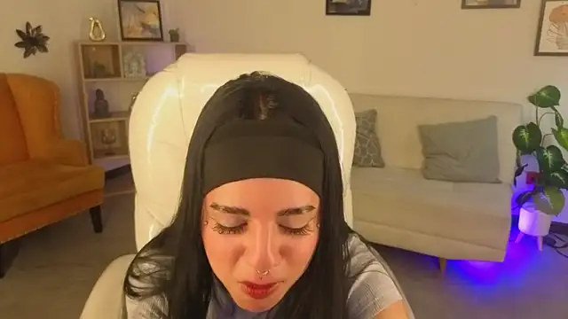 Nicole Foxx  online show from November 12, 7:57 pm