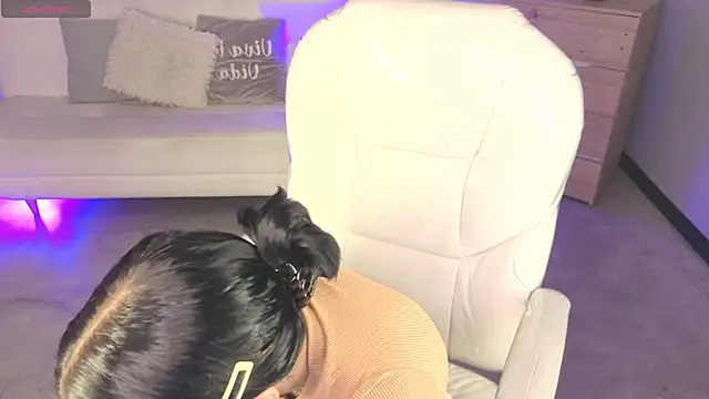 Snapshot of Nicole_Foxx_ chatting on February 13, 8:38 pm Nicole Foxx online show from February 13, 8:38 pm