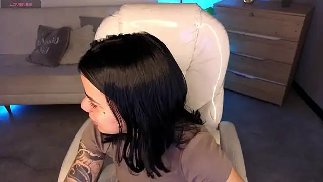 Snapshot of Nicole_Foxx_ chatting on February 20, 8:31 pm Nicole Foxx online show from February 20, 8:31 pm