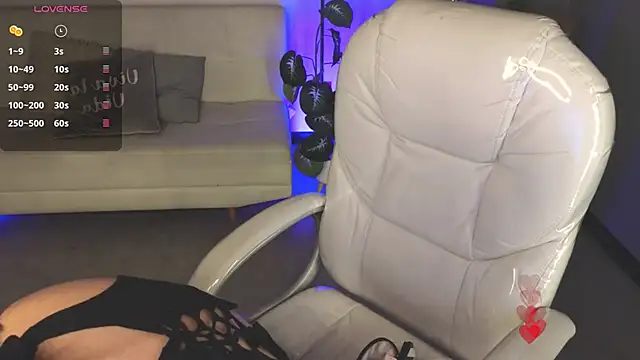 Snapshot of Nicole_Foxx_ chatting on March 3, 7:20 pm Nicole Foxx online show from March 3, 7:20 pm