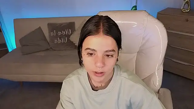 Snapshot of Nicole_Foxx_ chatting on March 13, 7:20 pm Nicole Foxx online show from March 13, 7:20 pm