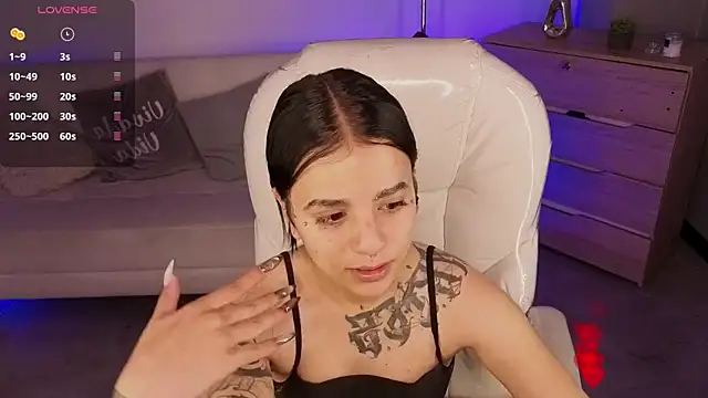 Snapshot of Nicole_Foxx_ chatting on March 24, 8:36 pm Nicole Foxx online show from March 24, 8:36 pm