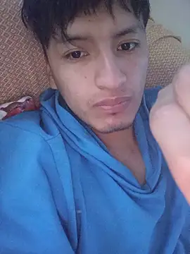 Snapshot of Tonny52123 chatting on June 13, 11:13 pm Tonny52123 online show from June 13, 11:13 pm