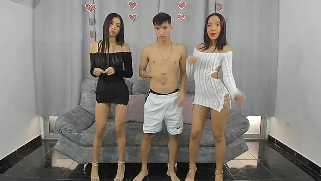 hotlittleones18 online show from February 23, 2:35 pm