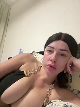 Snapshot of SexySophiaax chatting on February 10, 2:16 pm SexySophiaax online show from February 10, 2:16 pm