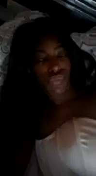 Snapshot of melangelo17 chatting on February 8, 7:59 pm melangelo17 online show from February 8, 7:59 pm