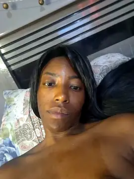 Snapshot of melangelo17 chatting on February 13, 5:01 pm melangelo17 online show from February 13, 5:01 pm