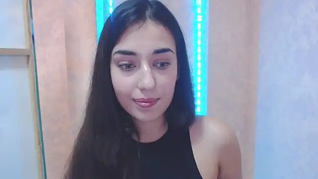 Snapshot of Lovelllyy chatting on January 24, 1:25 pm Lovelllyy online show from January 24, 1:25 pm