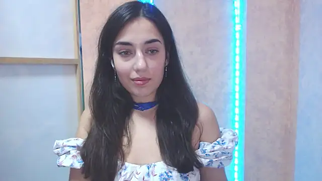 Snapshot of Lovelllyy chatting on February 7, 11:23 am Lovelllyy online show from February 7, 11:23 am