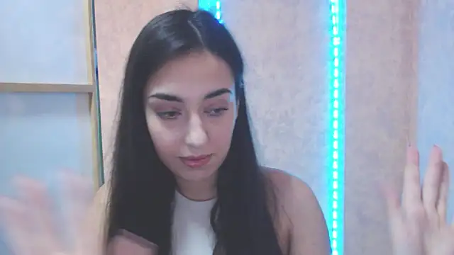 Snapshot of Lovelllyy chatting on February 23, 11:00 am Lovelllyy online show from February 23, 11:00 am
