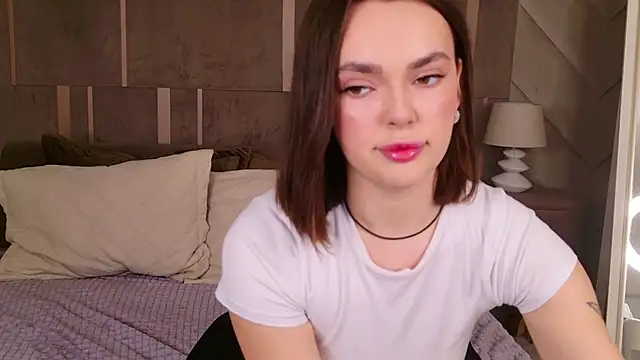 LauraBrigs online show from January 18, 4:10 pm