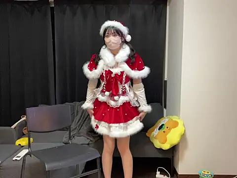 Snapshot of shina_mo_n_ch chatting on December 19, 1:51 pm shina mo n ch online show from December 19, 1:51 pm