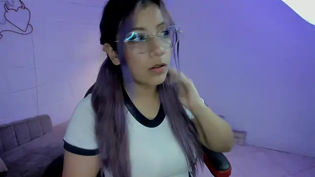 Snapshot of Hiraku_dl chatting on February 28, 10:39 pm Hiraku dl online show from February 28, 10:39 pm