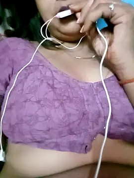 Snapshot of Bina_Bhanot chatting on March 16, 2:43 am Bina Bhanot online show from March 16, 2:43 am