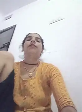 Snapshot of Bina_Bhanot chatting on September 26, 6:56 pm Bina Bhanot online show from September 26, 6:56 pm