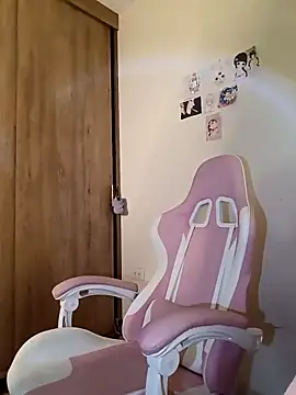 Snapshot of angelic1 chatting on February 17, 4:04 pm angelic1 online show from February 17, 4:04 pm