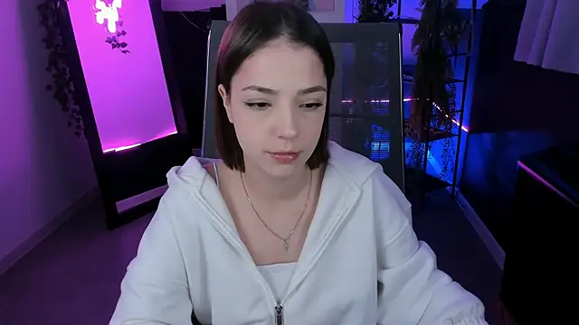 PamBeesly online show from October 21, 6:36 am