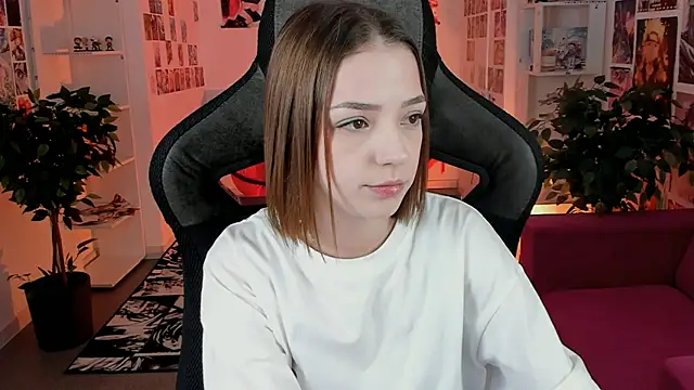 PamBeesly online show from November 8, 11:21 am