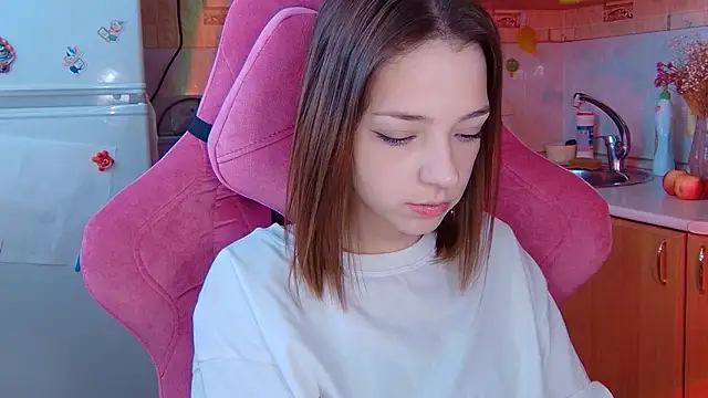 PamBeesly online show from March 2, 9:27 am