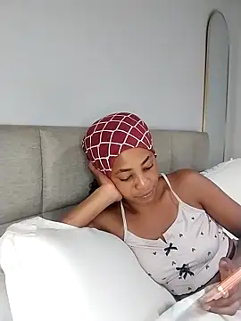 Godessofpleasxa online show from April 3, 9:13 pm