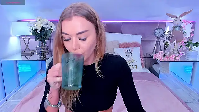 SusanBlair online show from April 2, 12:25 pm