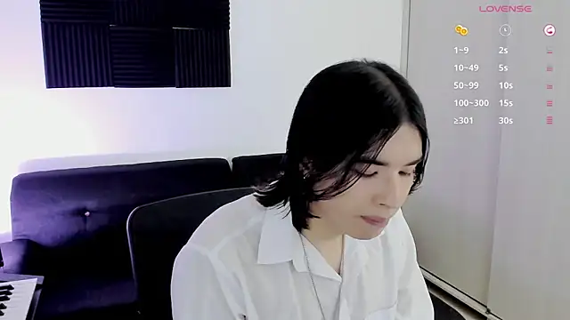 Snapshot of JordiWilld chatting on May 14, 9:43 pm JordiWilld online show from May 14, 9:43 pm