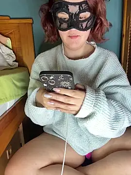 Snapshot of lexxie_tuga chatting on March 12, 12:42 am lexxie tuga online show from March 12, 12:42 am