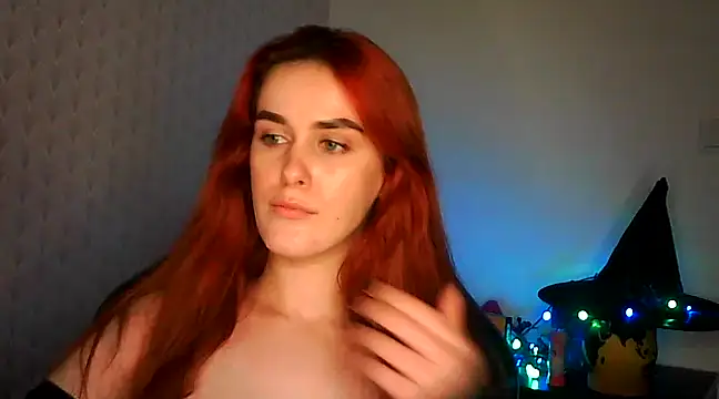 Snapshot of Malinkaaaa chatting on February 2, 3:28 pm Malinkaaaa online show from February 2, 3:28 pm