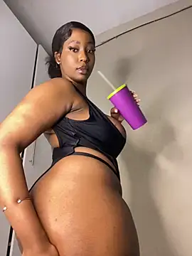 Snapshot of Spicey-CheekssX chatting on November 5, 11:27 pm Spicey-CheekssX online show from November 5, 11:27 pm