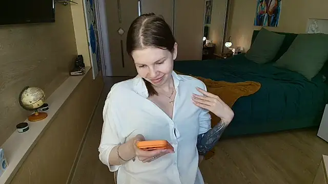 ReginaSparkle online show from May 21, 7:04 am