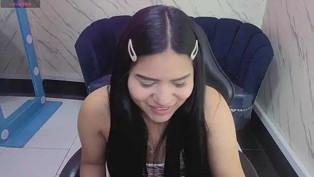 Paulette v online show from November 4, 1:10 pm