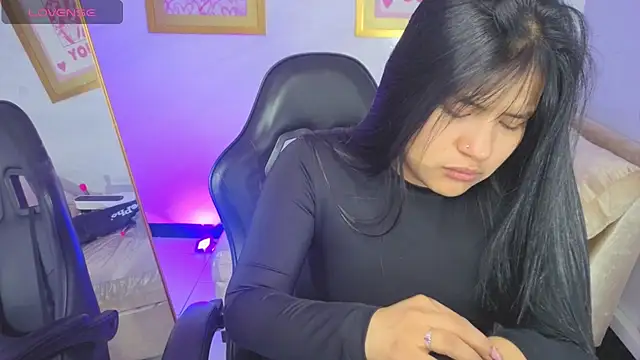 Paulette v online show from May 2, 1:05 pm