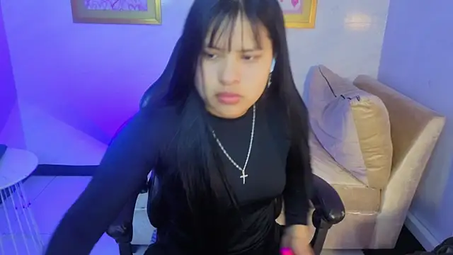 Paulette v online show from May 14, 1:07 pm