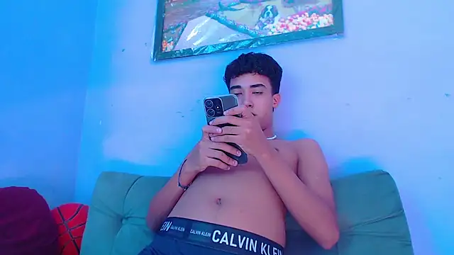 Snapshot of Kleo_forever chatting on January 19, 7:47 pm Kleo forever online show from January 19, 7:47 pm