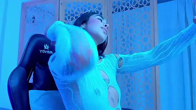 Snapshot of sophierooy22 chatting on December 4, 6:06 pm sophierooy22 online show from December 4, 6:06 pm