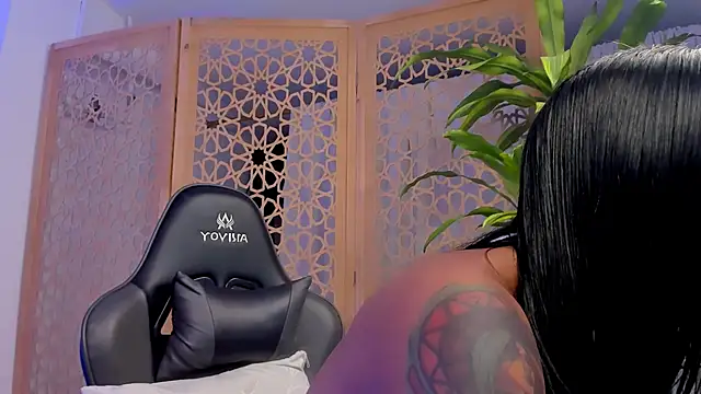 Snapshot of sophierooy22 chatting on February 6, 2:58 pm sophierooy22 online show from February 6, 2:58 pm