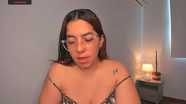 brithany olson25 online show from March 4, 3:59 pm