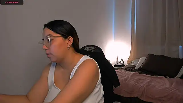 brithany olson25 online show from October 15, 5:57 pm