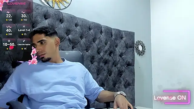Snapshot of RYAN_PATERSON chatting on March 15, 10:44 pm RYAN PATERSON online show from March 15, 10:44 pm