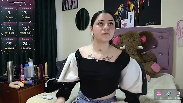 Snapshot of Emmie_Hot chatting on September 27, 12:10 pm Emmie Hot online show from September 27, 12:10 pm