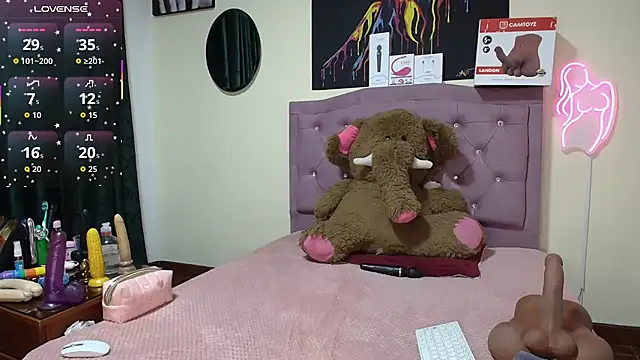 Emmie Hot online show from May 11, 12:00 pm
