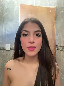 Snapshot of thompsonabella666 chatting on February 15, 7:06 pm thompsonabella666 online show from February 15, 7:06 pm