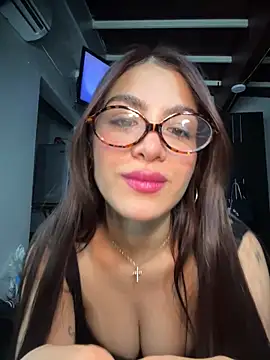 Snapshot of thompsonabella666 chatting on March 7, 5:26 am thompsonabella666 online show from March 7, 5:26 am