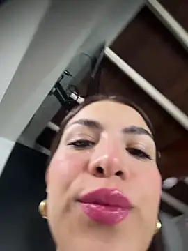 Snapshot of thompsonabella666 chatting on March 13, 4:30 am thompsonabella666 online show from March 13, 4:30 am