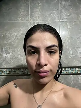 Snapshot of thompsonabella666 chatting on March 28, 11:04 pm thompsonabella666 online show from March 28, 11:04 pm