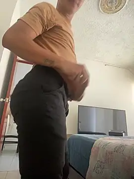 Diegosavage3 online show from February 5, 8:57 pm