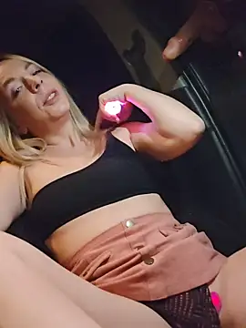 SweetyNinaOff1 online show from February 16, 9:22 pm