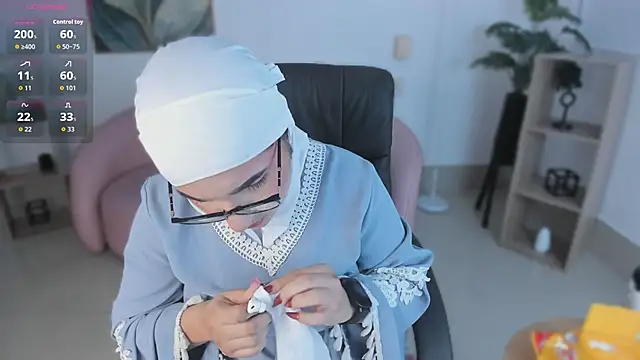 Ayha khalaf online show from November 6, 1:17 am