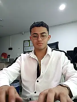 Snapshot of Thonny-becker chatting on February 22, 10:42 pm Thonny-becker online show from February 22, 10:42 pm