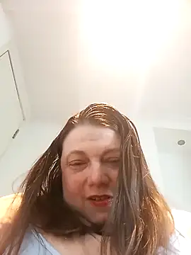 HotHornyEmmaX online show from April 9, 5:29 pm